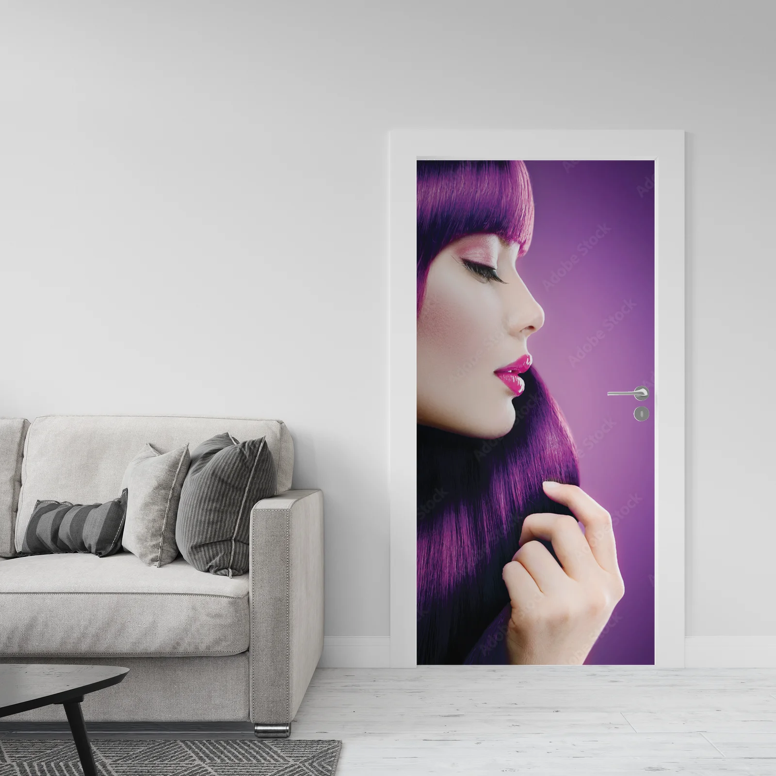 Zjawiskowa femme fatale w purpurowym blasku