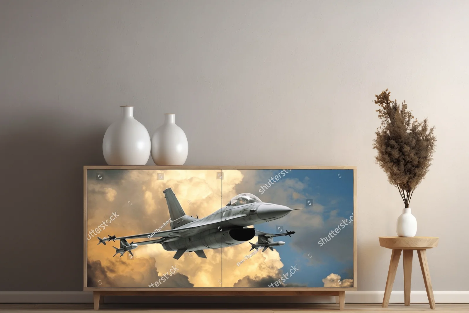 F-16 Fighting Falcon w dramatycznym niebie