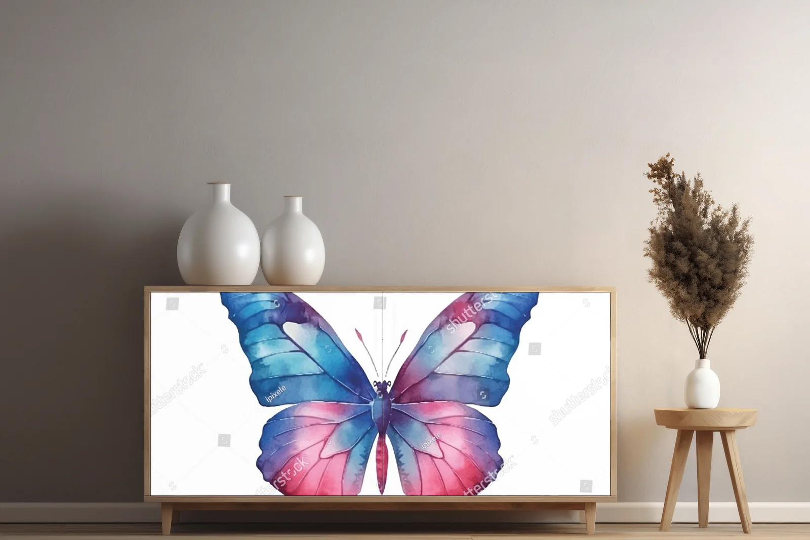 Woda i lekkość - motyl w białej harmonii