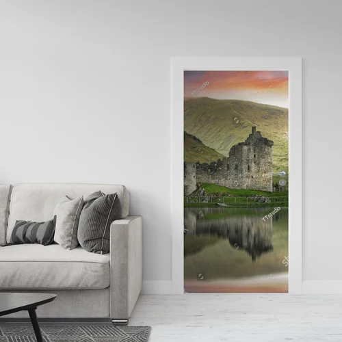 Magiczny krajobraz Szkocji z zamkiem Kilchurn
