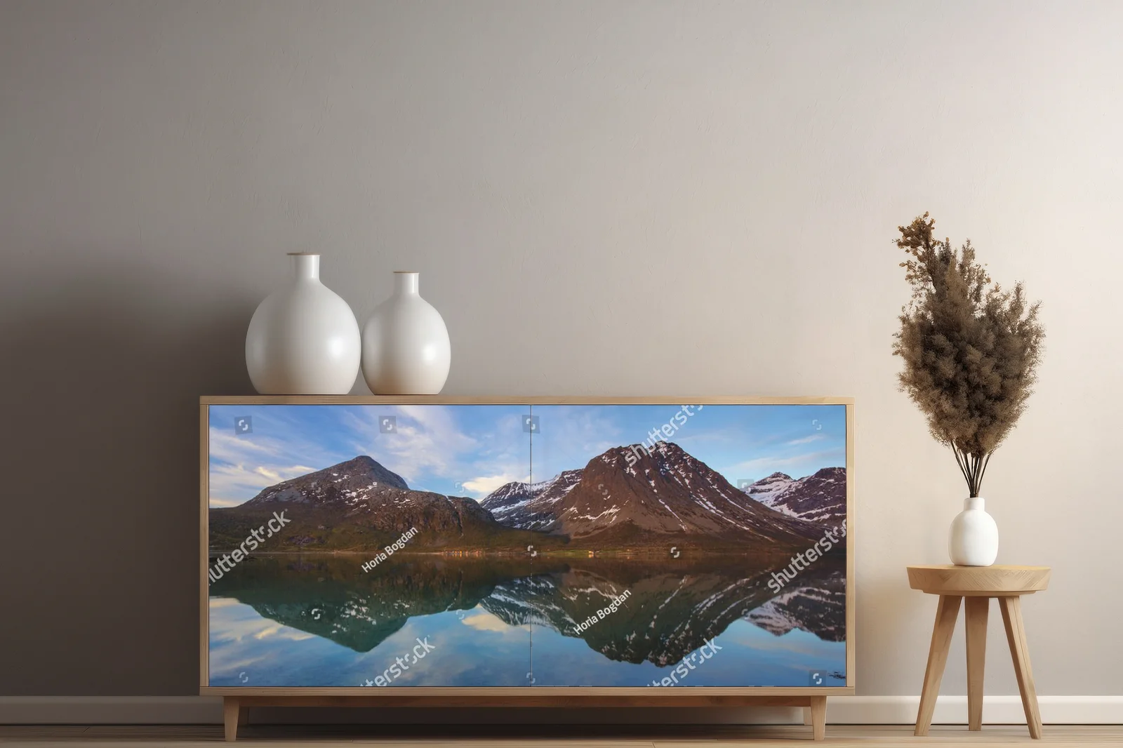 Cicha magia norweskich fiordów o zmierzchu