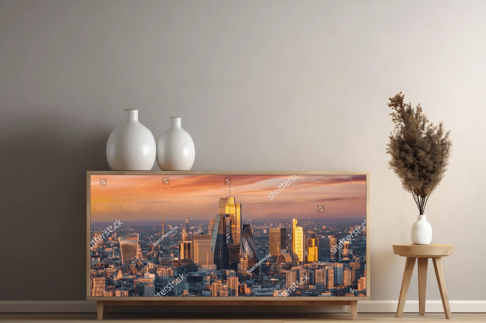 Panoramiczny widok londyńskiego skyline o wschodzie słońca