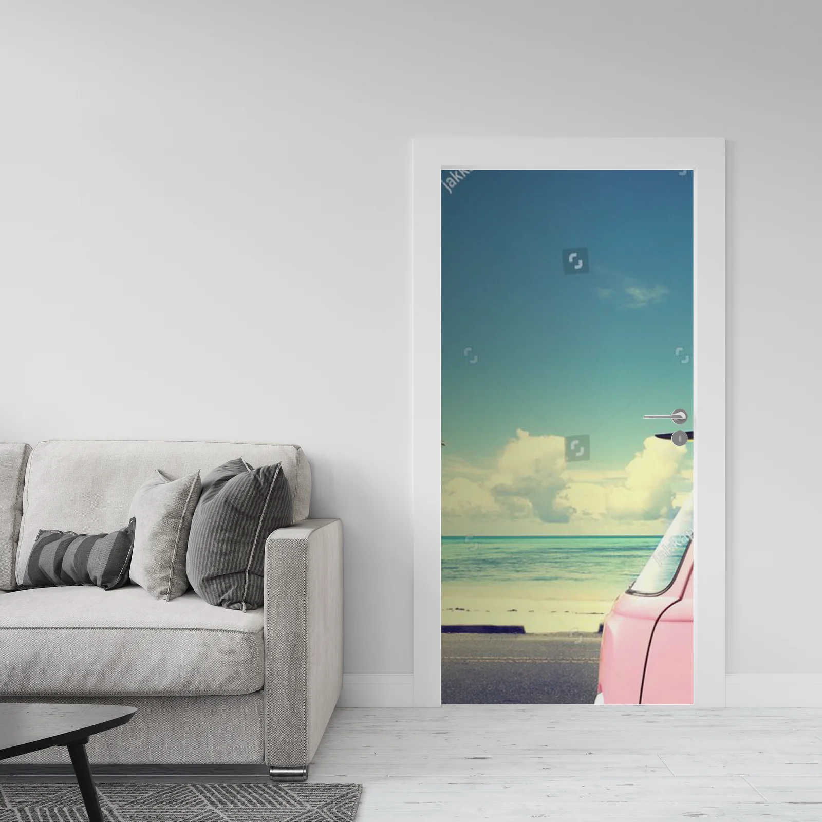 Retro van na plaży z deską surfingową