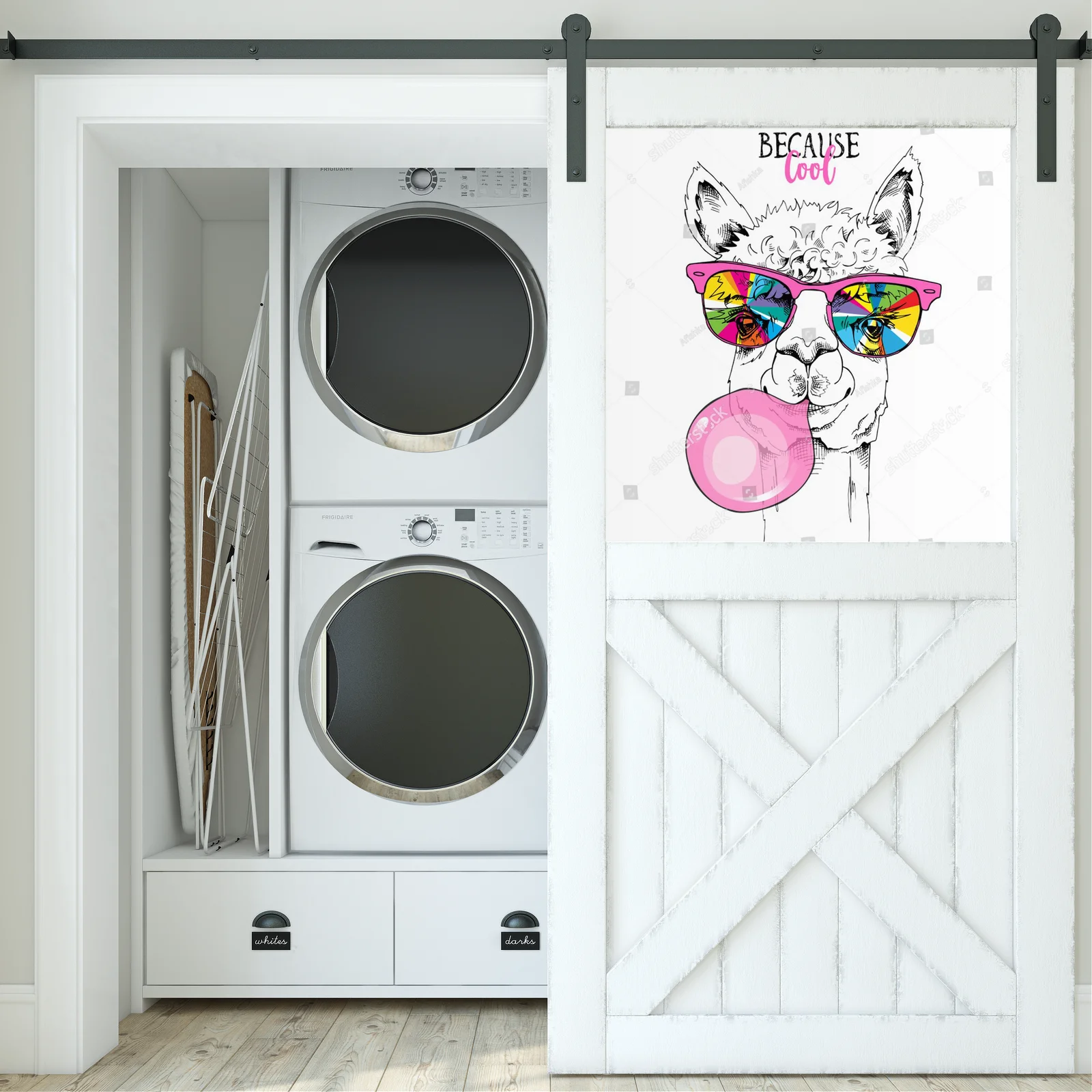 Funky lama w tęczowych okularach i różowej gumie